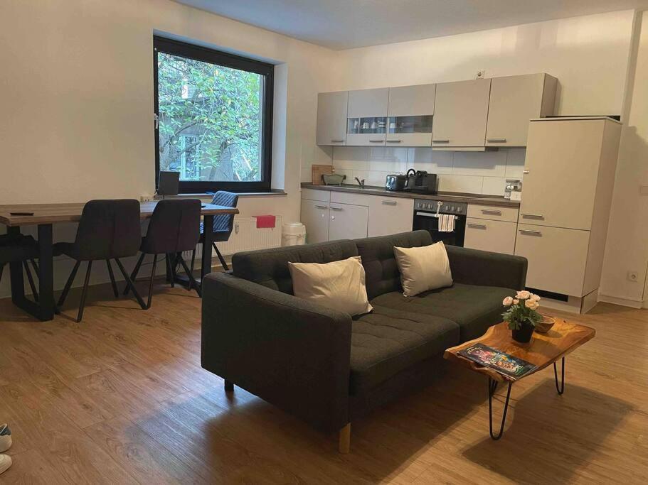 Zentrale Wohnung Direkt Am Hauptbahnhof - Bismarck Düsseldorf Exterior foto